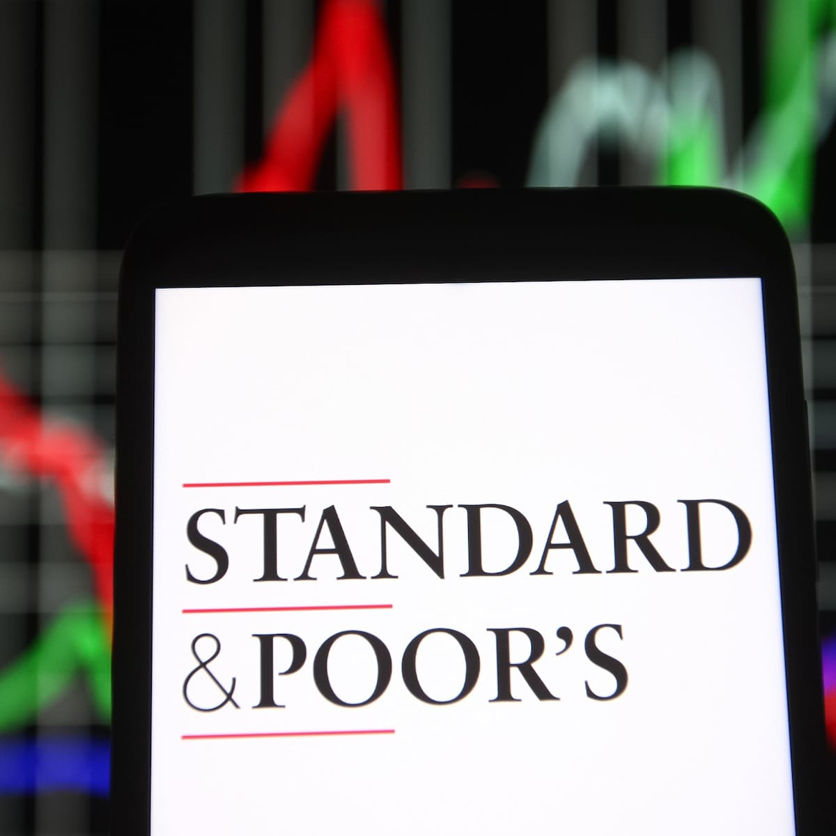 Standard & Poor’s rebajó calificación de Colombia de BB a BB- por desajuste fiscal: qué implica