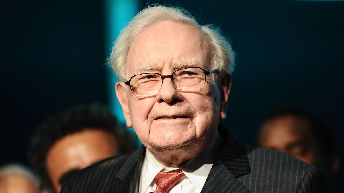 Warren Buffett deja la presidencia de Berkshire Hathaway
