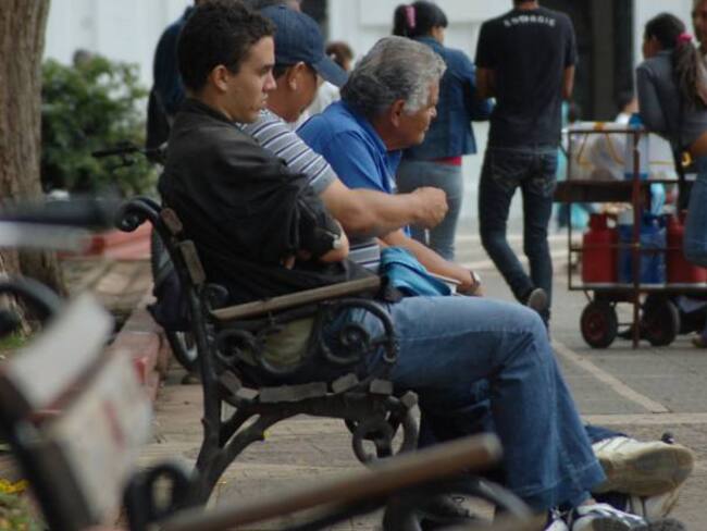 Desempleo en octubre fue de 8,6%, tres décimas más que hace un año