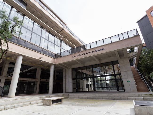 Inauguran nuevo colegio en el suroccidente de Bogotá en homenaje a mamá de Lucho Garzón