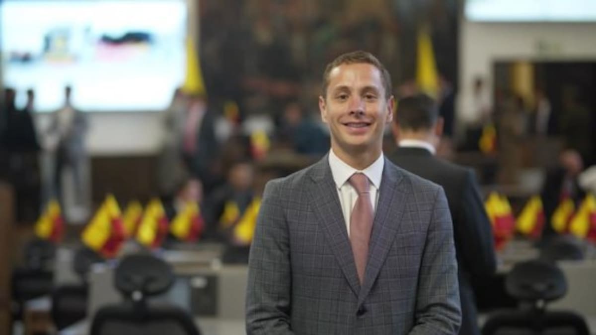 Concejal pide revisar nueva sobretasa al predial en Bogotá por dudas sobre el alumbrado público
