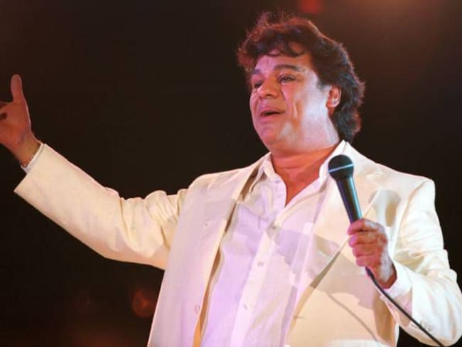 El exmánager del cantante aseguró que el ‘Divo de Juárez’ está vivo y que reaparecerá en los próximos meses. 