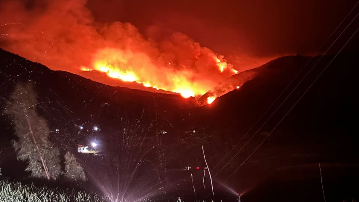 Grave incendio en los cerros de Sora y Villa de Leyva, Boyacá se mantiene activo
