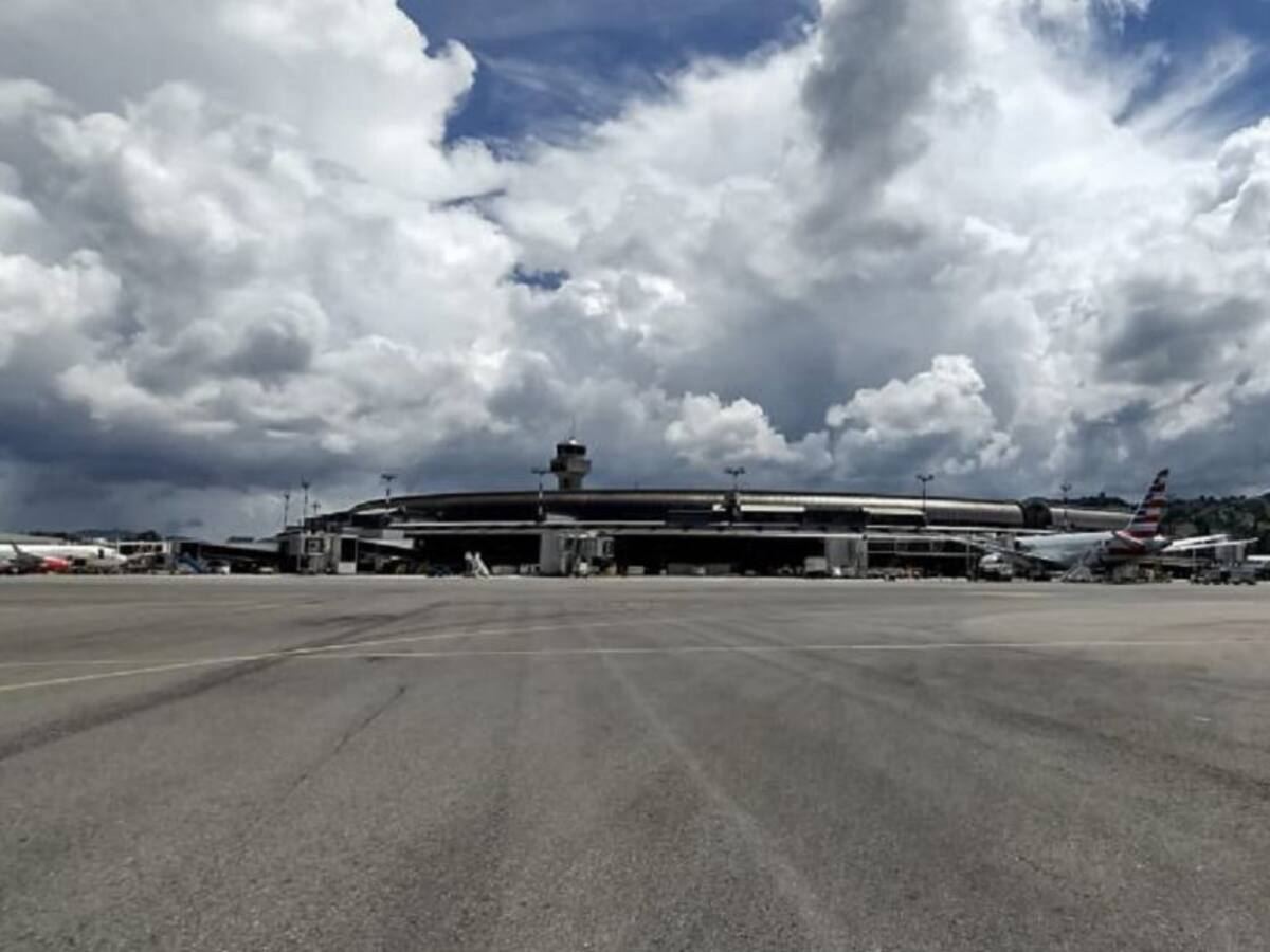 Duque espera dejar pactado segunda pista del aeropuerto de Rionegro