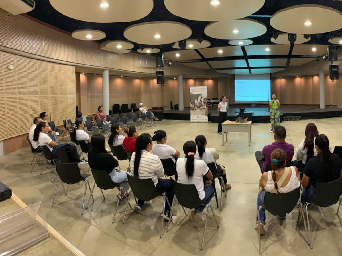 Forman a 90 integrantes de equipos de salud para fortalecer atención en El Carmen