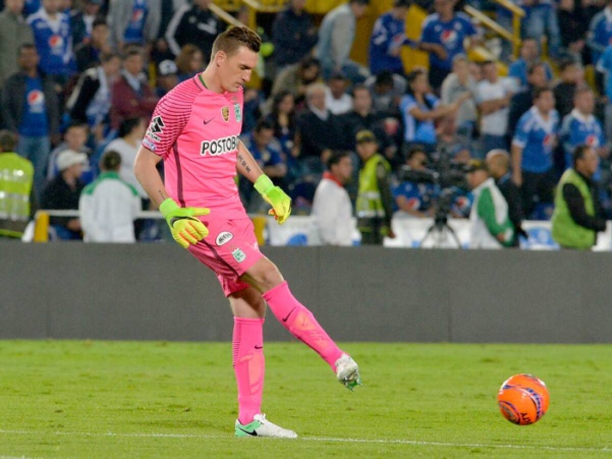 Franco Armani radica documentos para lograr su nacionalización