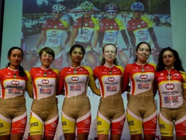 En fotos: Polémico uniforme del equipo femenino de ciclismo colombiano