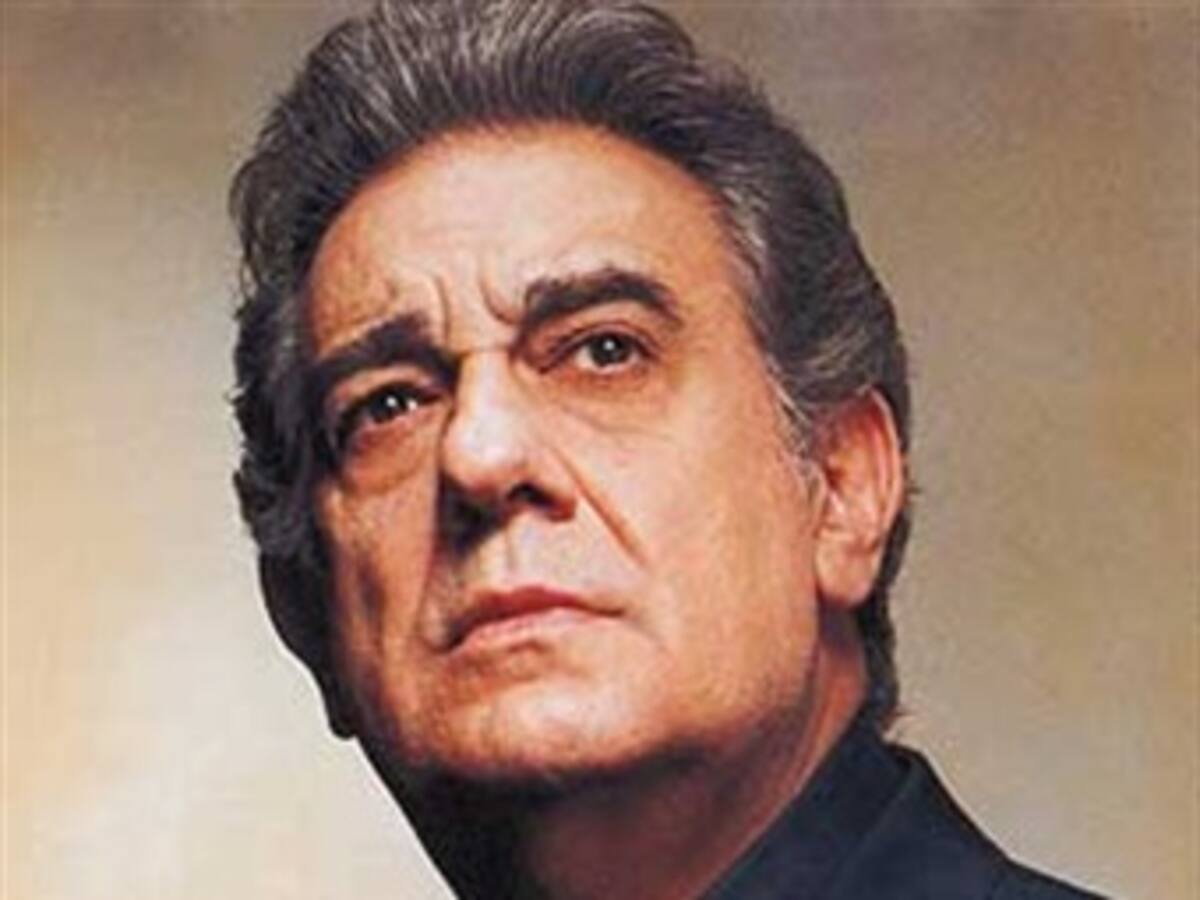 Plácido Domingo recupera su agenda profesional y viajará a Milán esta semana