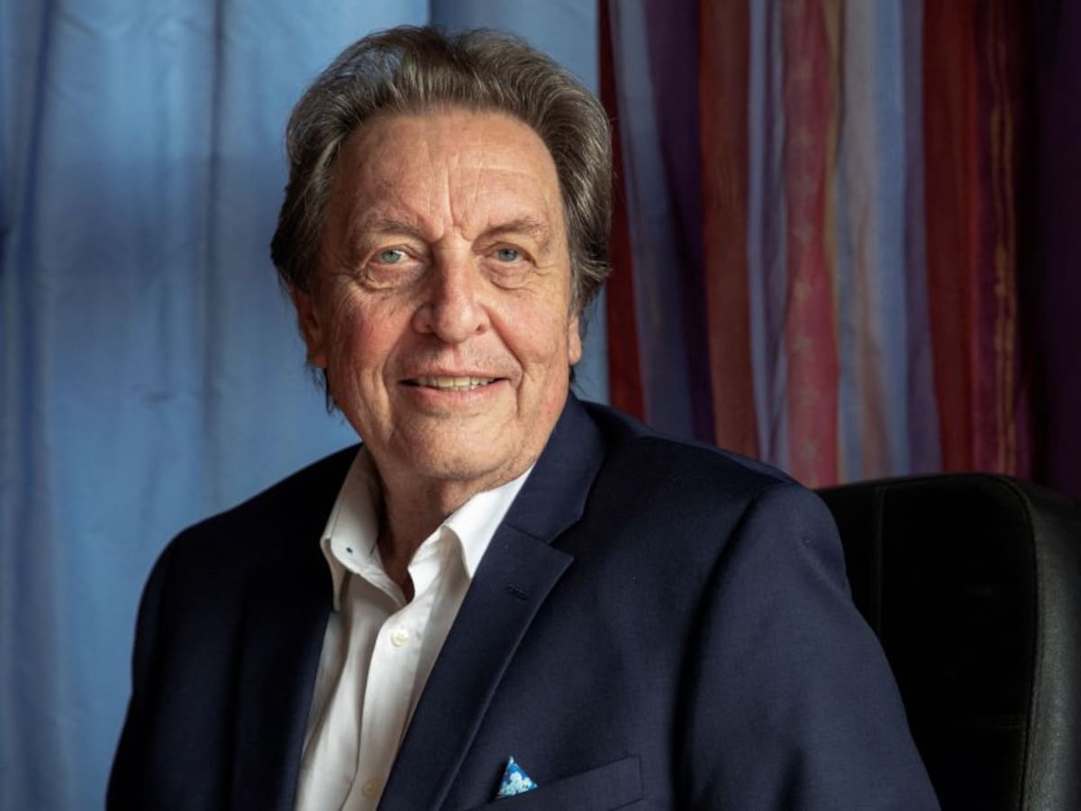 ¿Por qué le pidieron donar esperma al padre de Elon Musk?