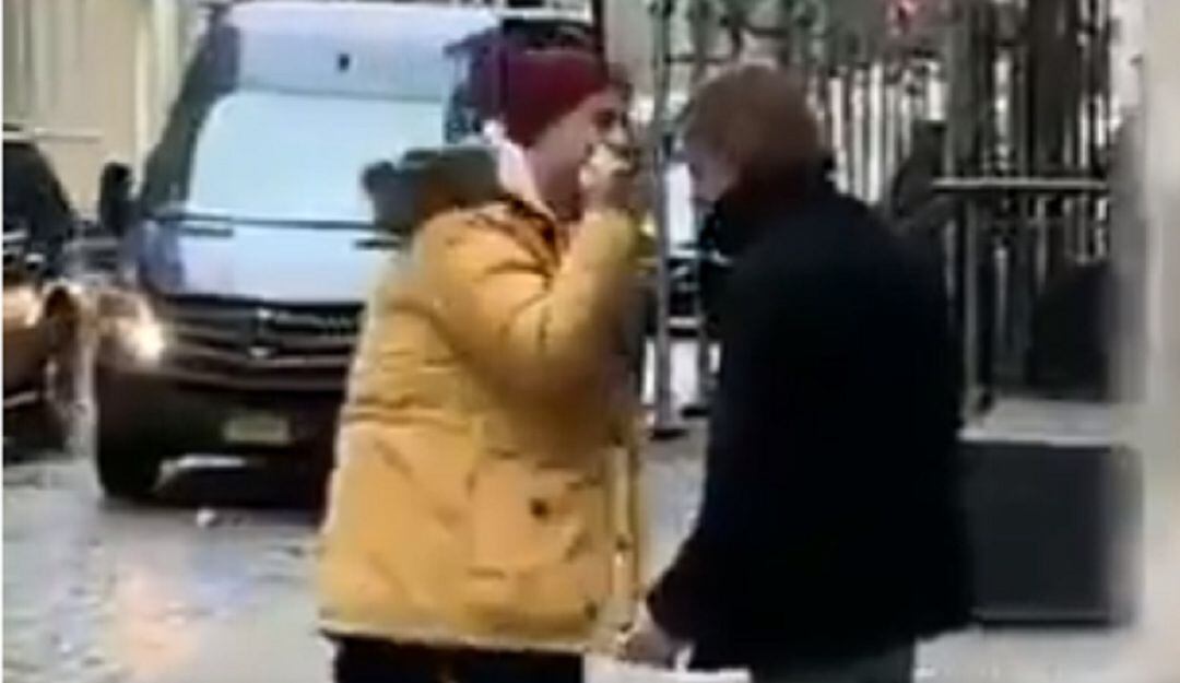 La más intensa y dura pelea callejera entre dos milenials