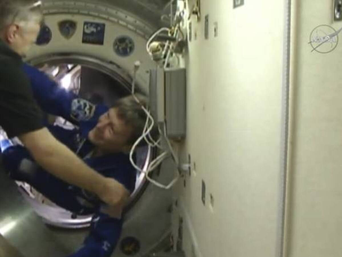Seis astronautas festejan Acción de Gracias en el espacio