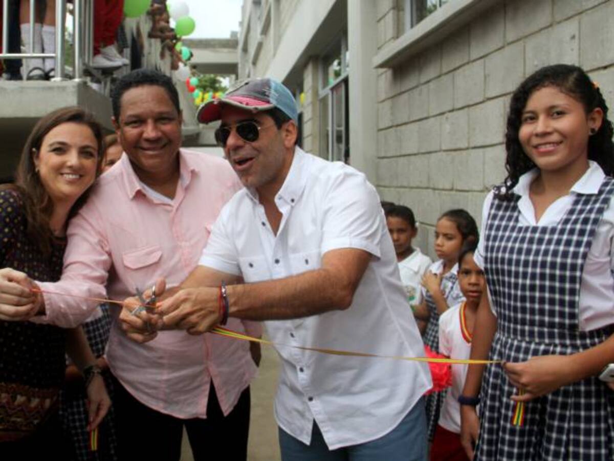 Alcaldía entregó nueva infraestructura a la Institución Educativa del barrio Simón Bolívar