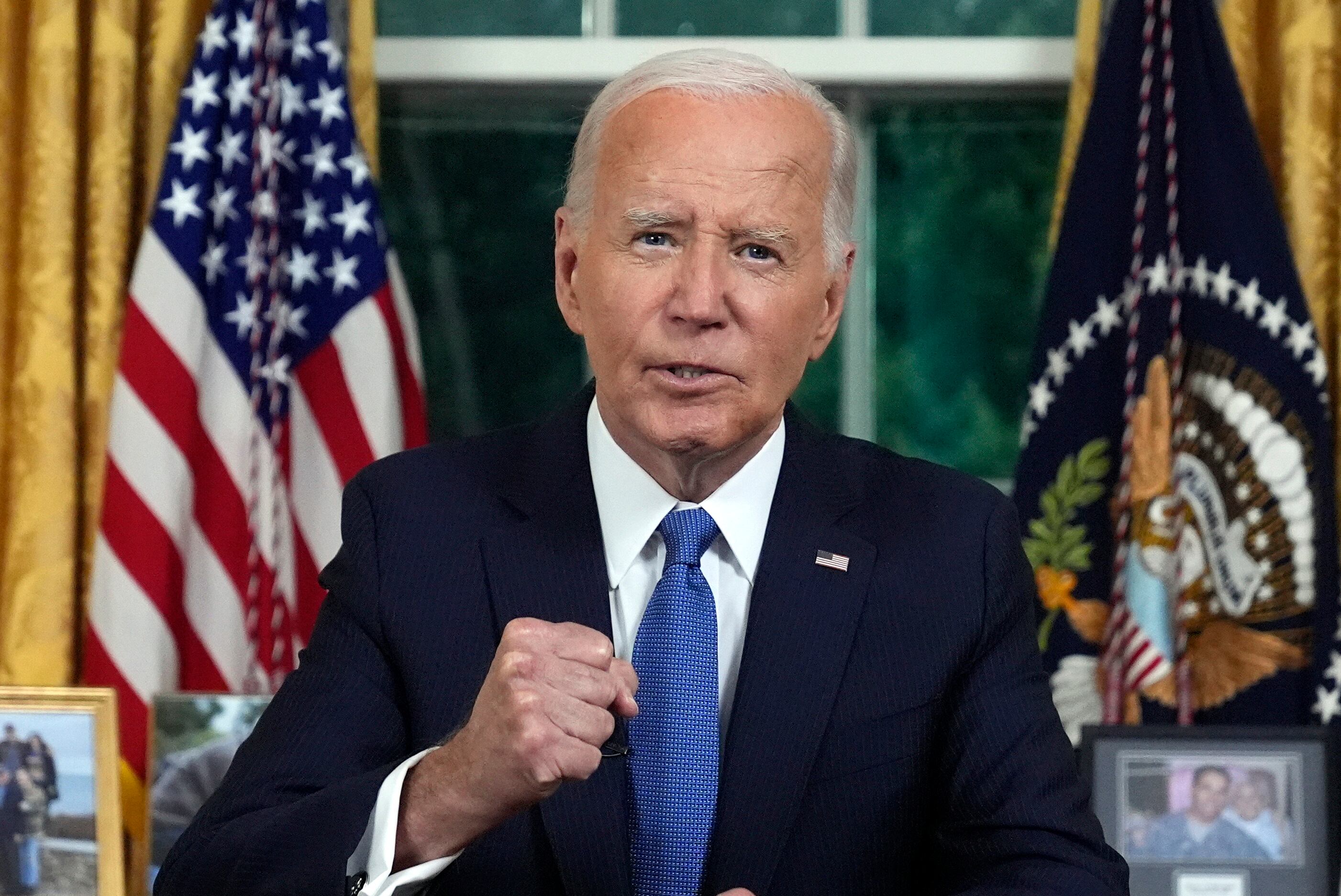 Washington (United States), 25/07/2024.- US President Joe Biden addresses the nation from the Oval Office of the White House in Washington, DC, USA,, 24 July 2024. Biden spoke about his decision to drop out of the 2024 presidential race. EFE/EPA/EVAN VUCCI / POOL