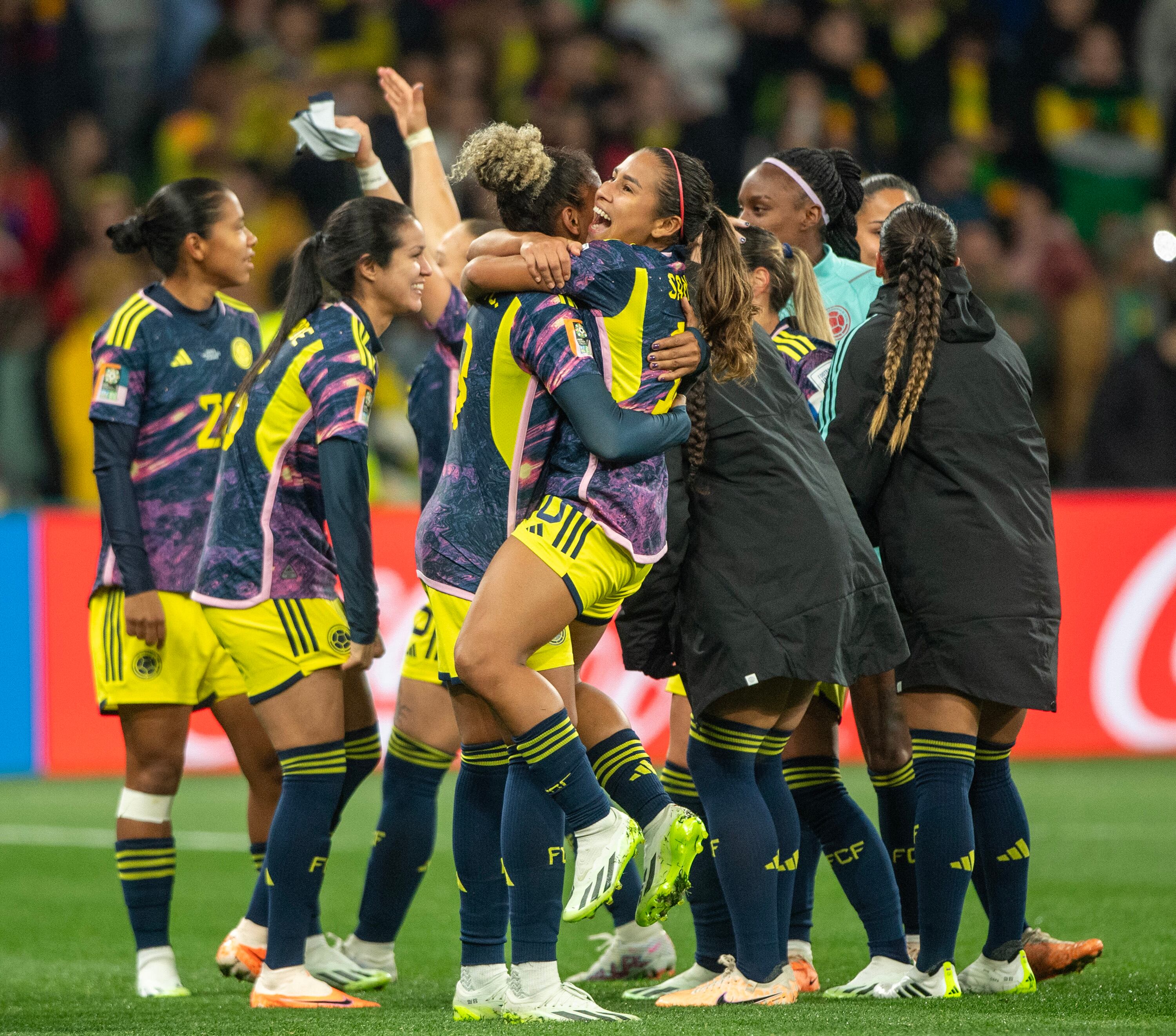 MELBOURNE, AUSTRALIA - AUGUST 8: Colombian players at the end of the  FIFA Women's World Cup Australia & New Zealand 2023 Round of 16 match between Colombia and Jamaica at Melbourne Rectangular Stadium on August 8, 2023 in Melbourne, Australia. (Photo by Will Murray/Getty Images)