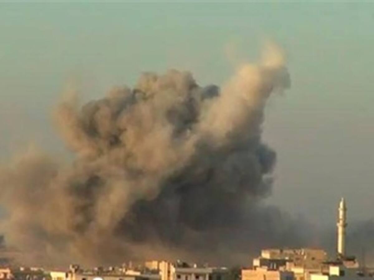 Decenas de muertos y heridos deja bombardeo a una gasolinera en Siria