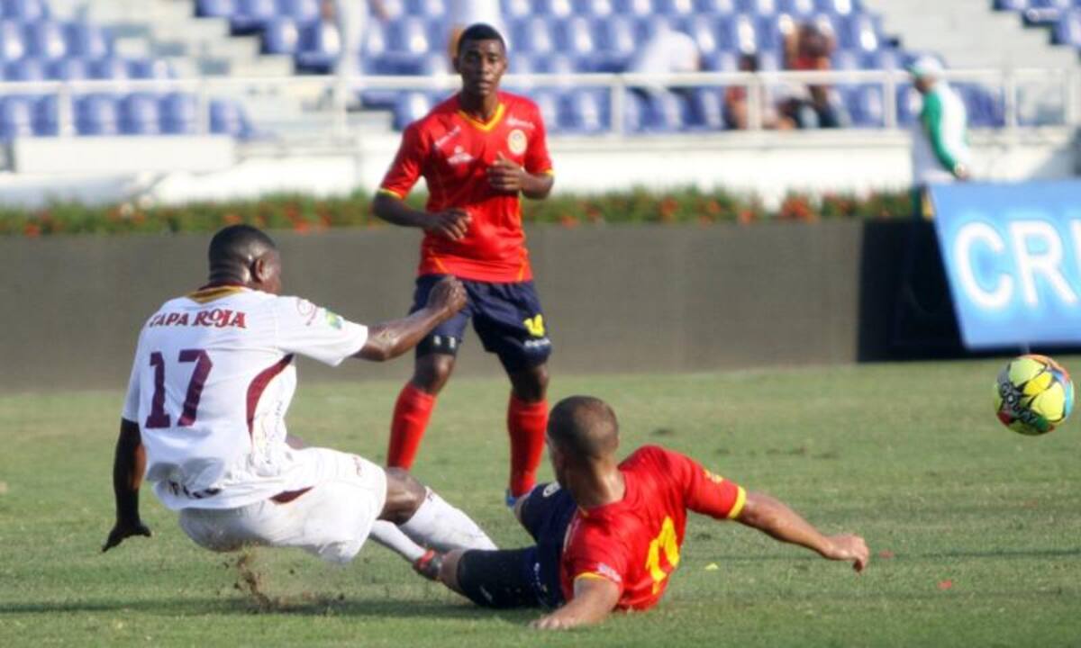 El segundo equipo de Barranquilla debutó con triunfo en la primera división del fútbol colombiano con goles de Cristian Fernandes(2) y Jhon Méndez.