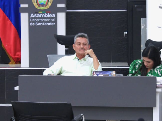 Se admite demanda que busca suspender al Secretario de la Asamblea de Santander