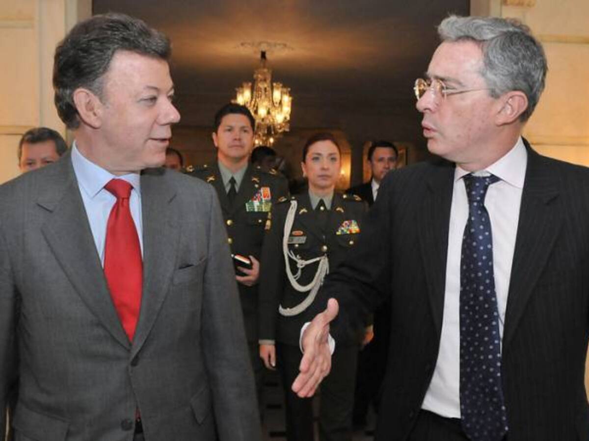 Santos pide a Uribe que vayan juntos a EE.UU. al aniversario del Plan Colombia