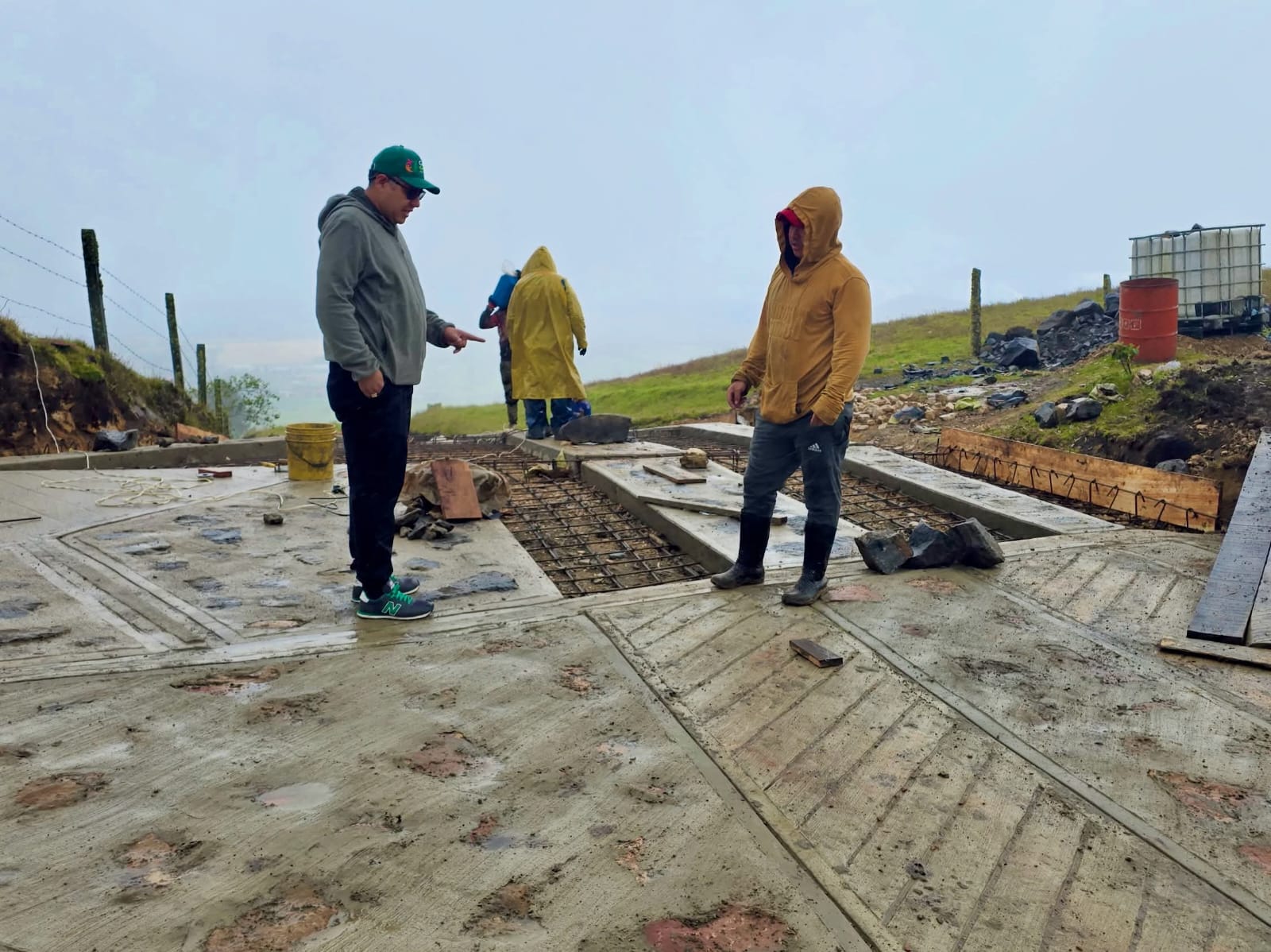 El gerente de Convites Comunales de Boyacá, Ariel Vargas, señaló que la proyección para finalizar 2026 es alcanzar 251 placa huellas y superar los $30.000 millones en inversión / Foto: Gobernación de Boyacá.