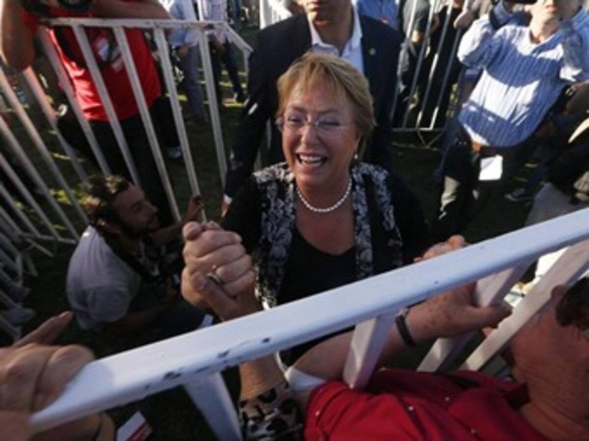 Bachelet presenta 50 medidas para primeros días de mandato si gana elecciones