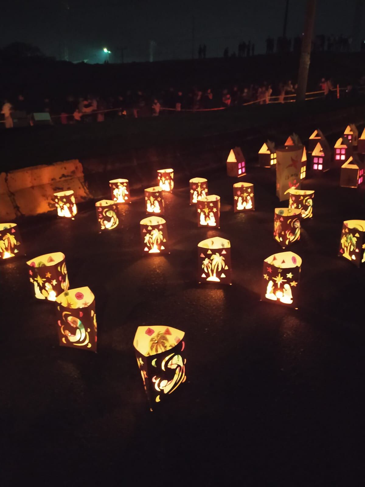 Faroles y alumbrado en el sector del estadio San José en Armenia