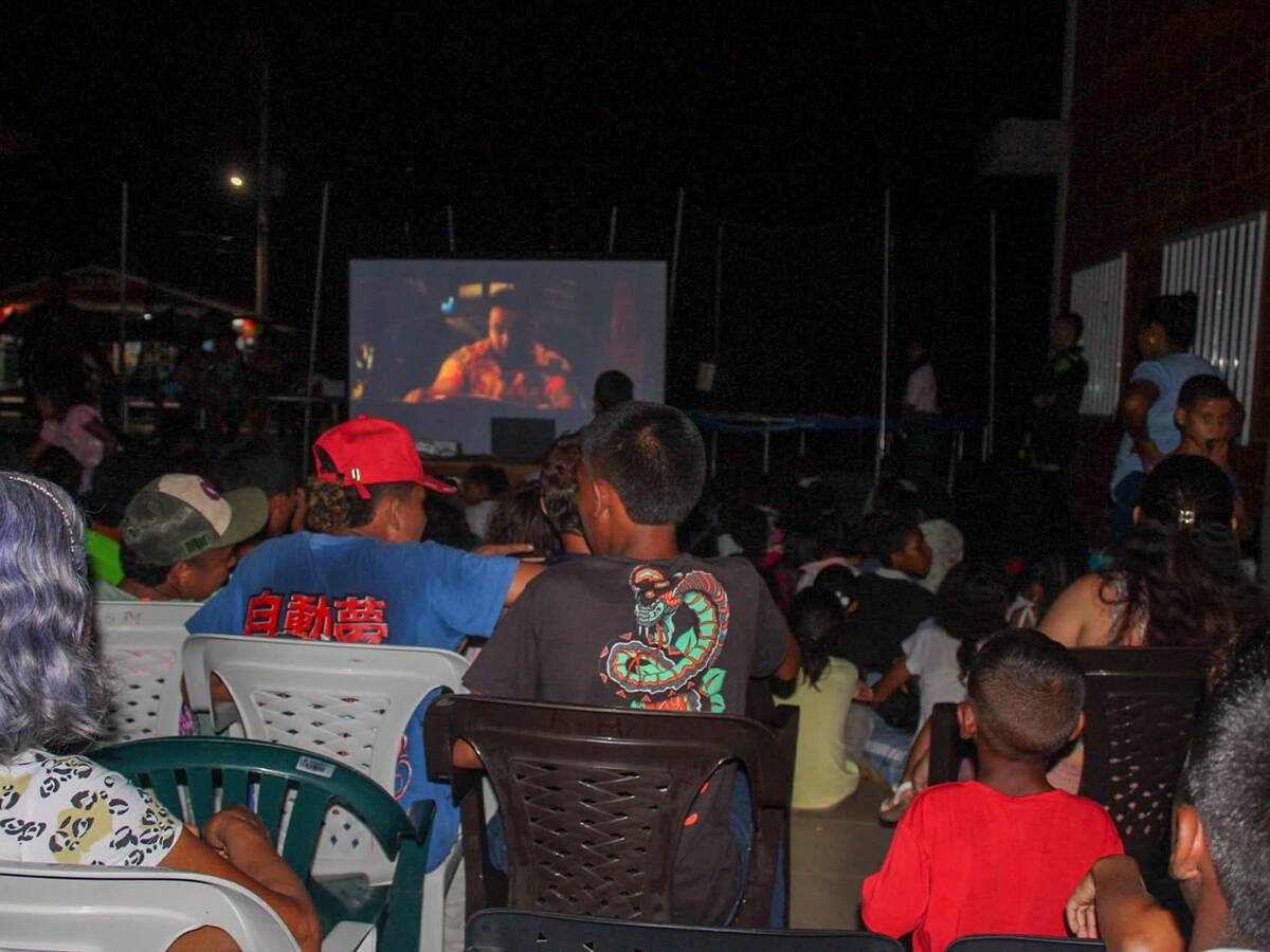 El uniforme y la infancia se dieron la mano en San Jacinto del Cauca