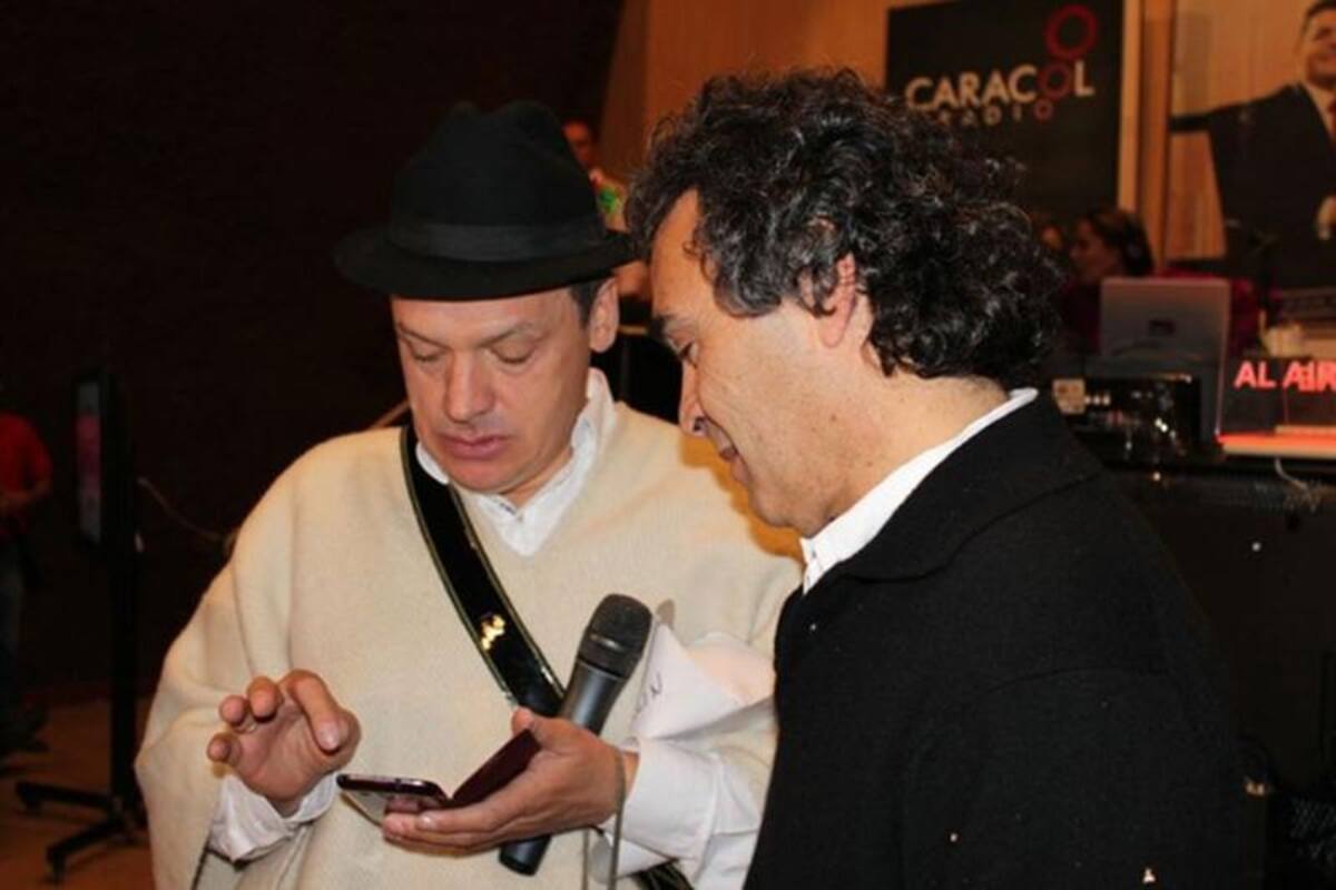 Darío Arizmendi y su equipo desde la ciudad más innovadora del mundo, mostrando lo mejor de Antioquia y sus gentes. Foto: Caracol Radio.
