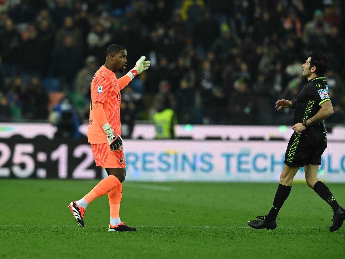 Infantino condena insultos racistas en Italia e Inglaterra y advierte castigos a clubes