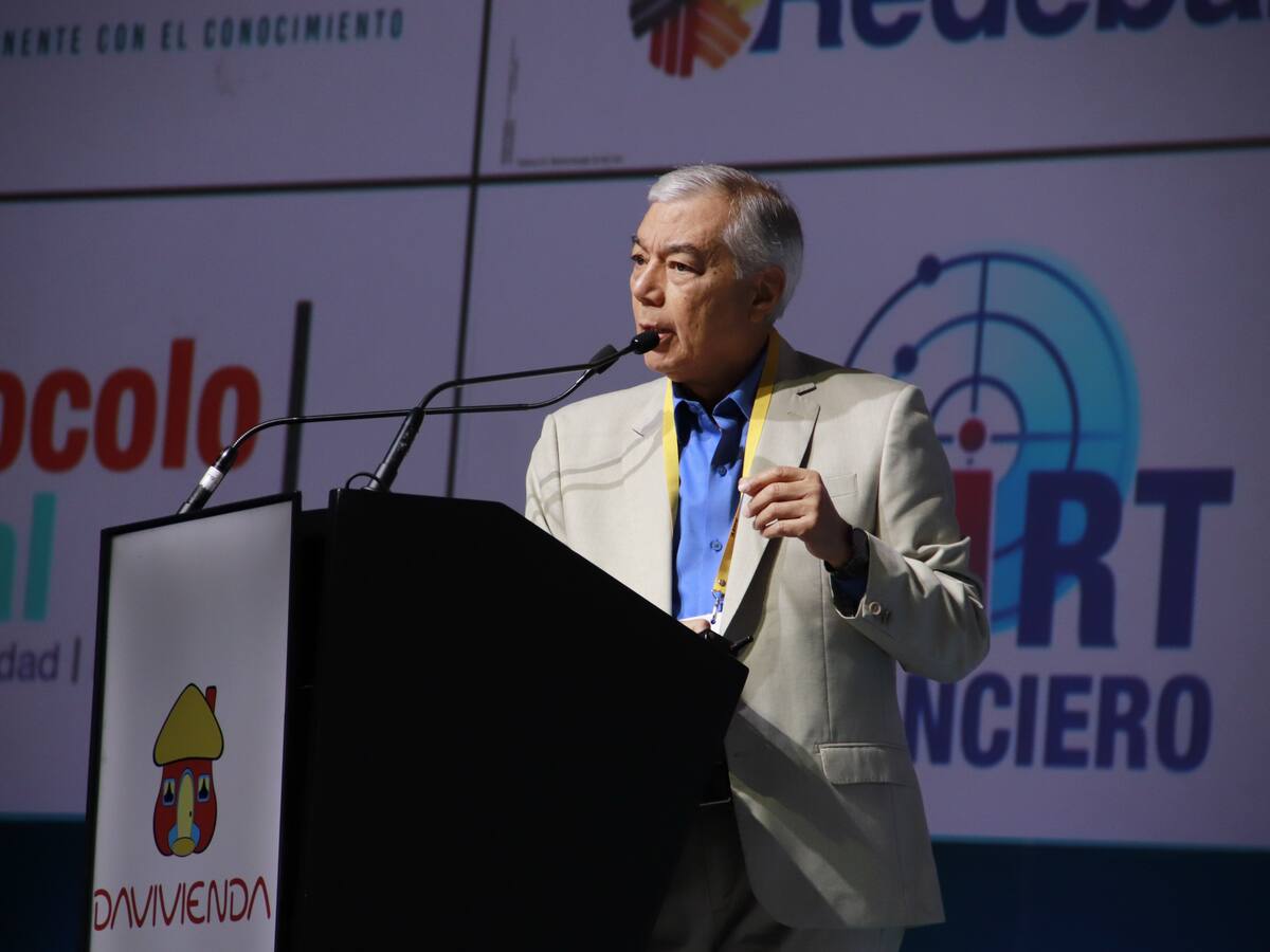 Superfinanciero le apuesta a banca digital: habría menos uso de efectivo en Colombia