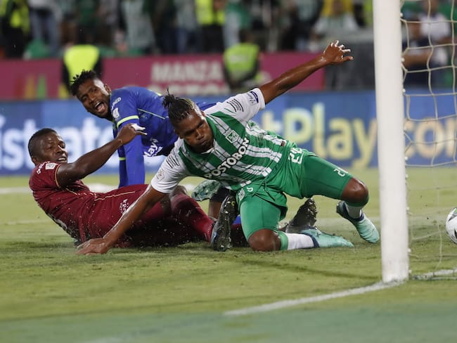 Duelo de Liga entre Deportes Tolima y Atlético Nacional / Colprensa