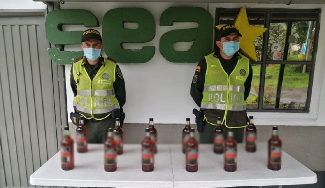 Incautación de licor de contrabando