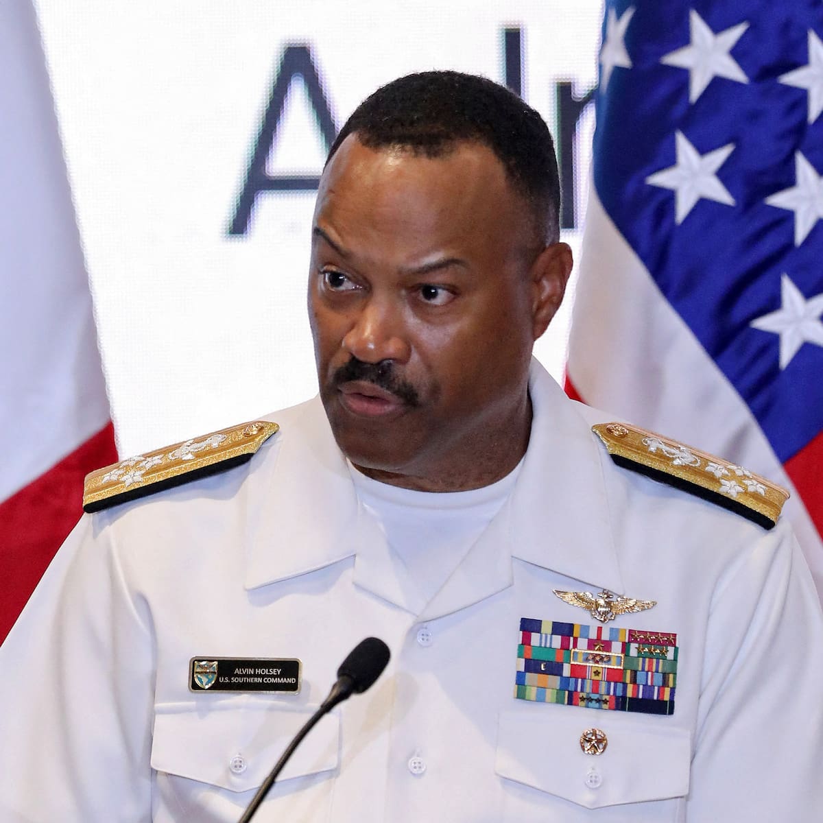 ¿Inestabilidad en la cadena de mando de EE.UU. encargada de las operaciones en el Caribe?