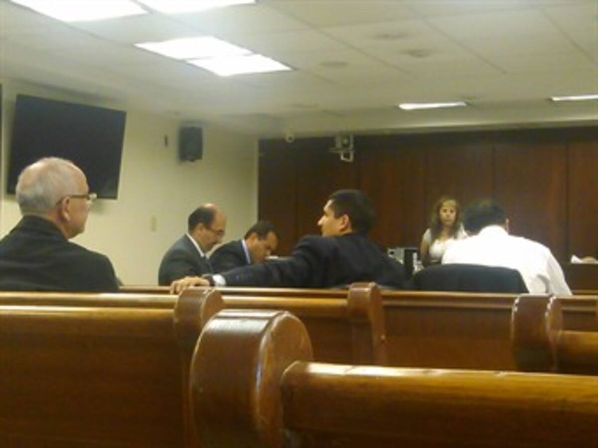 Juez otorga casa por cárcel a implicado en escándalo Interbolsa