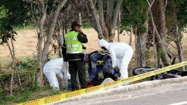 La víctima se movilizaba en una motocicleta con su compañero sentimental, quien resultó herido, por la vía que conduce hacia Las Piedras