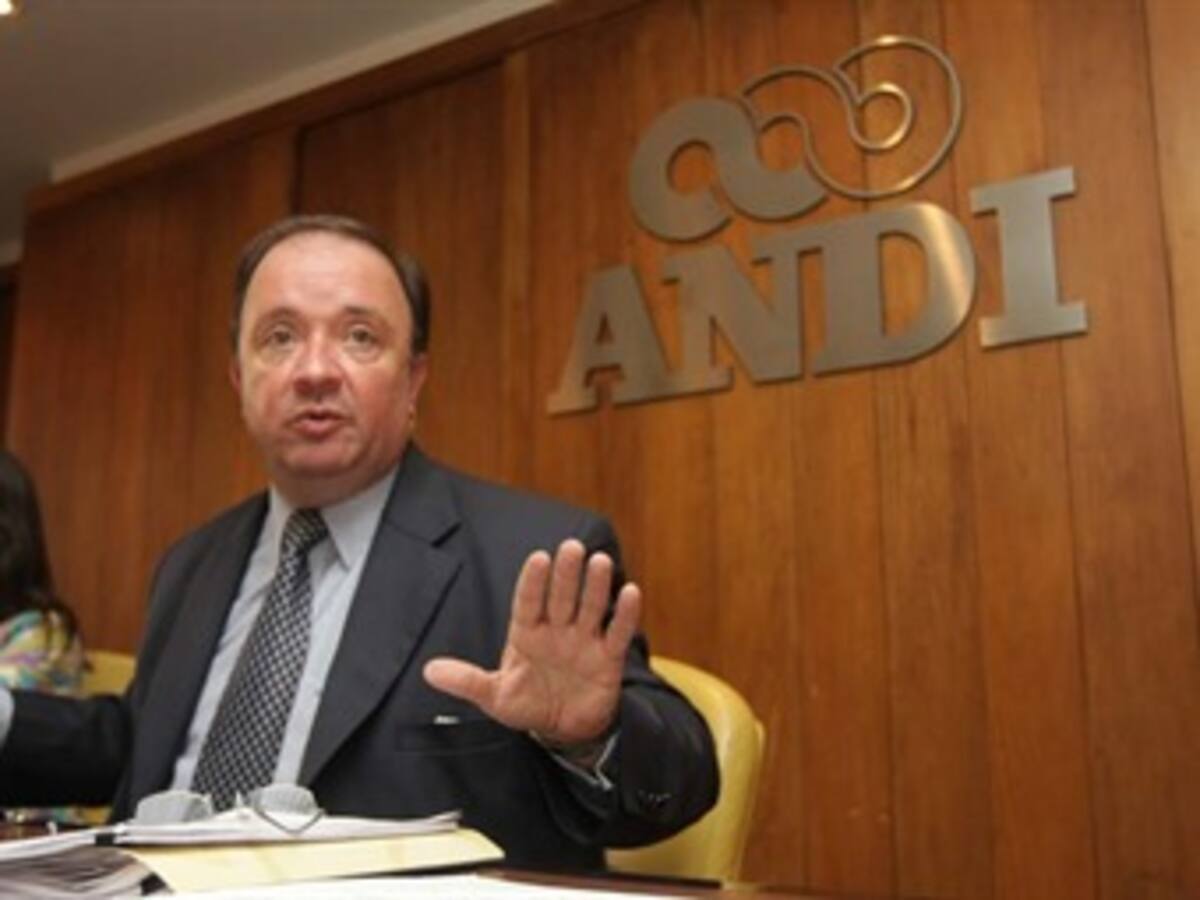 ANDI espera hoy importante baja en la tasa de interés del Emisor: Luis Carlos Villegas