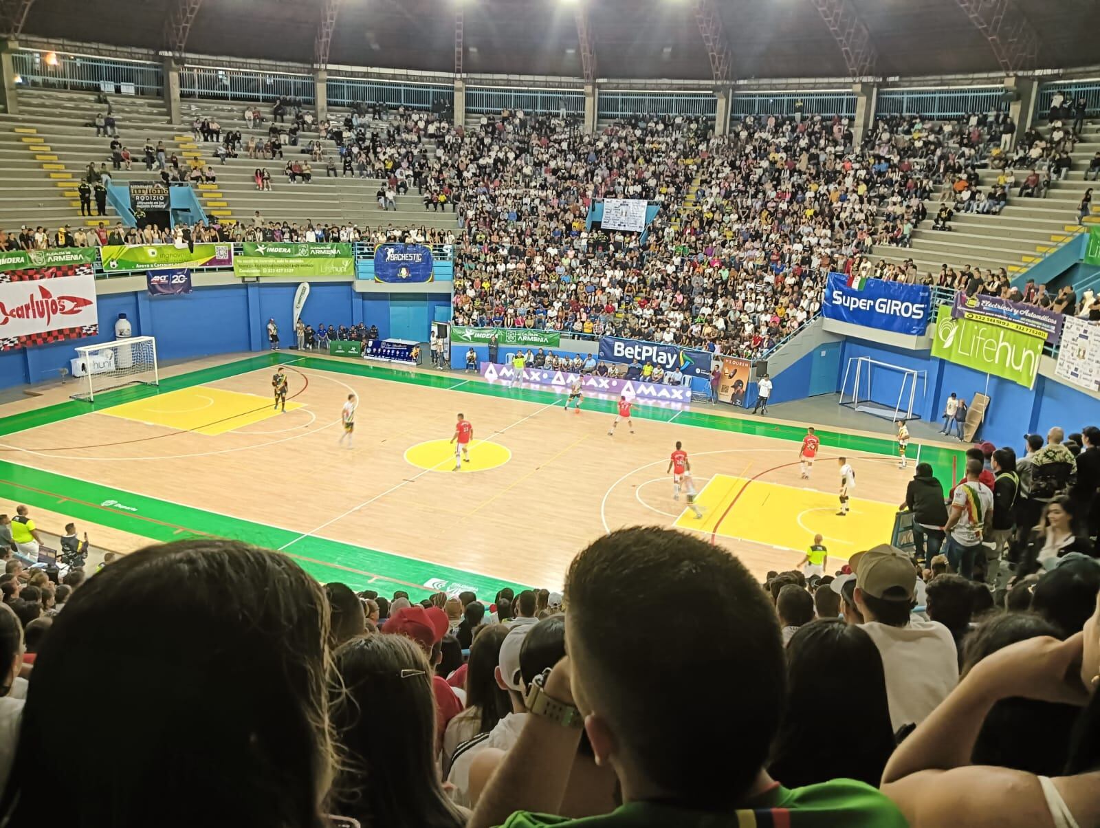 Coliseo del Café de Armenia, epicentro del fútbol de salón y ahora del baloncesto. Foto: Adrián Trejos