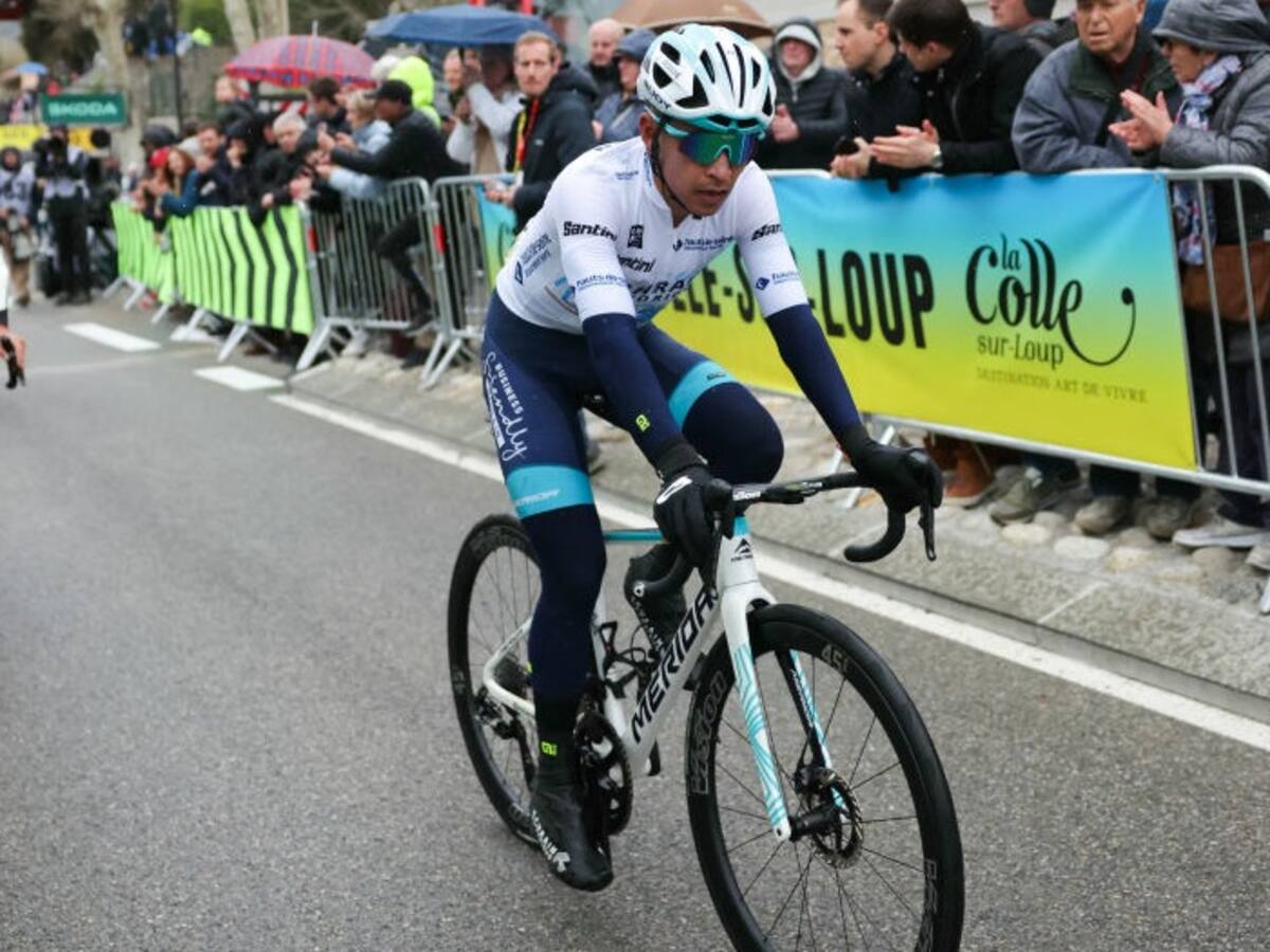 Santiago Buitrago sufre caída y sale del top 10 de la general en la París-Niza