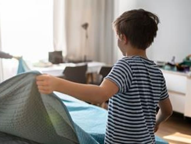 Según la Anif, el trabajo doméstico no remunerado afecta desproporcionadamente a niñas en Colombia