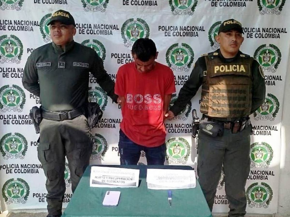 Corría con un celular hurtado y uniformados de la Policía lo capturan en flagrancia