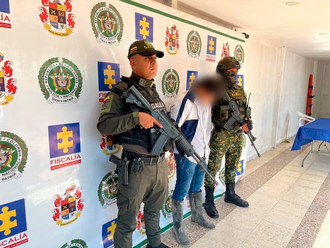 Está acusado de extorsionar a comerciantes, empresarios. Foto Novena Brigada.