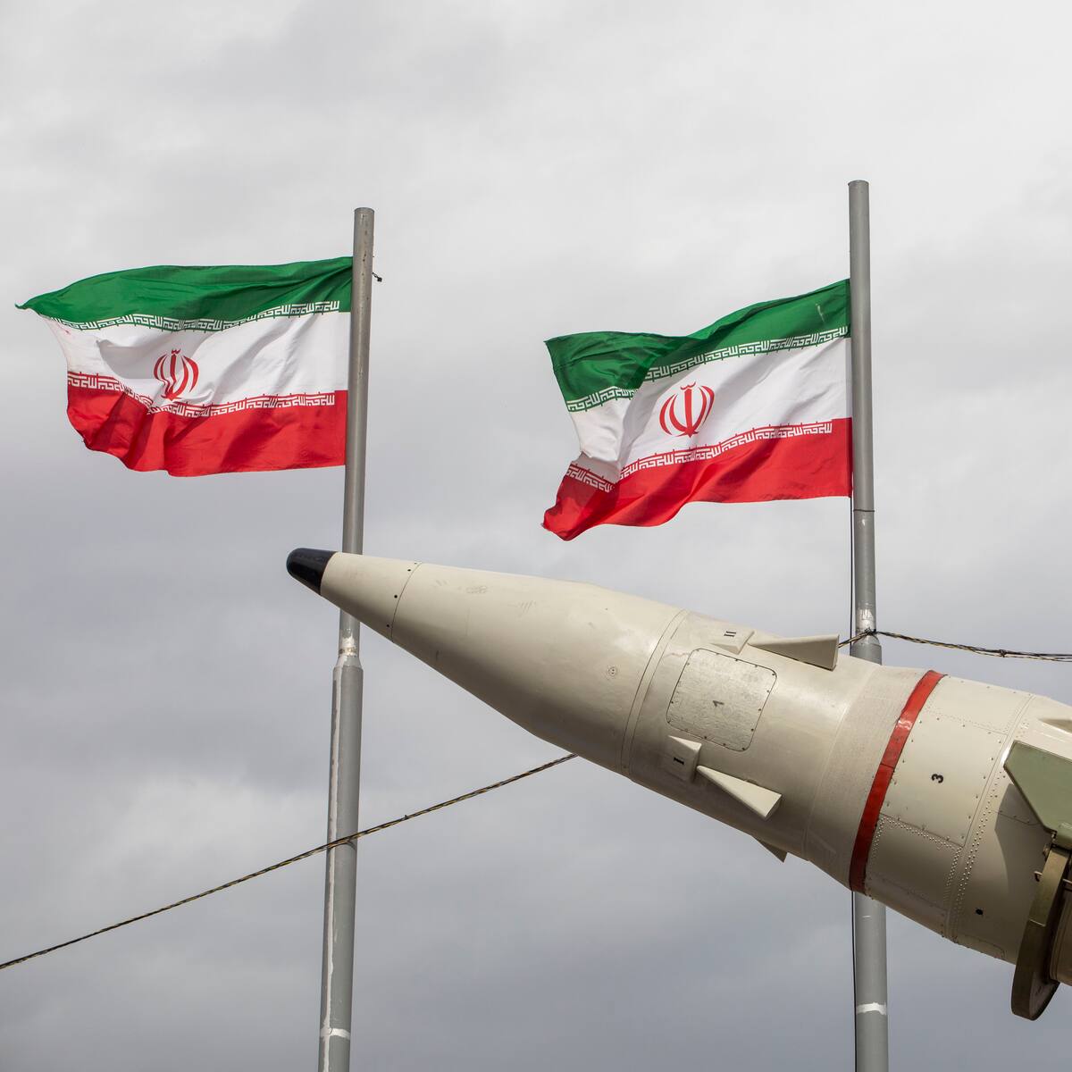 Emiratos Árabes Unidos suspende comercio con Irán tras ataque con misiles balísticos