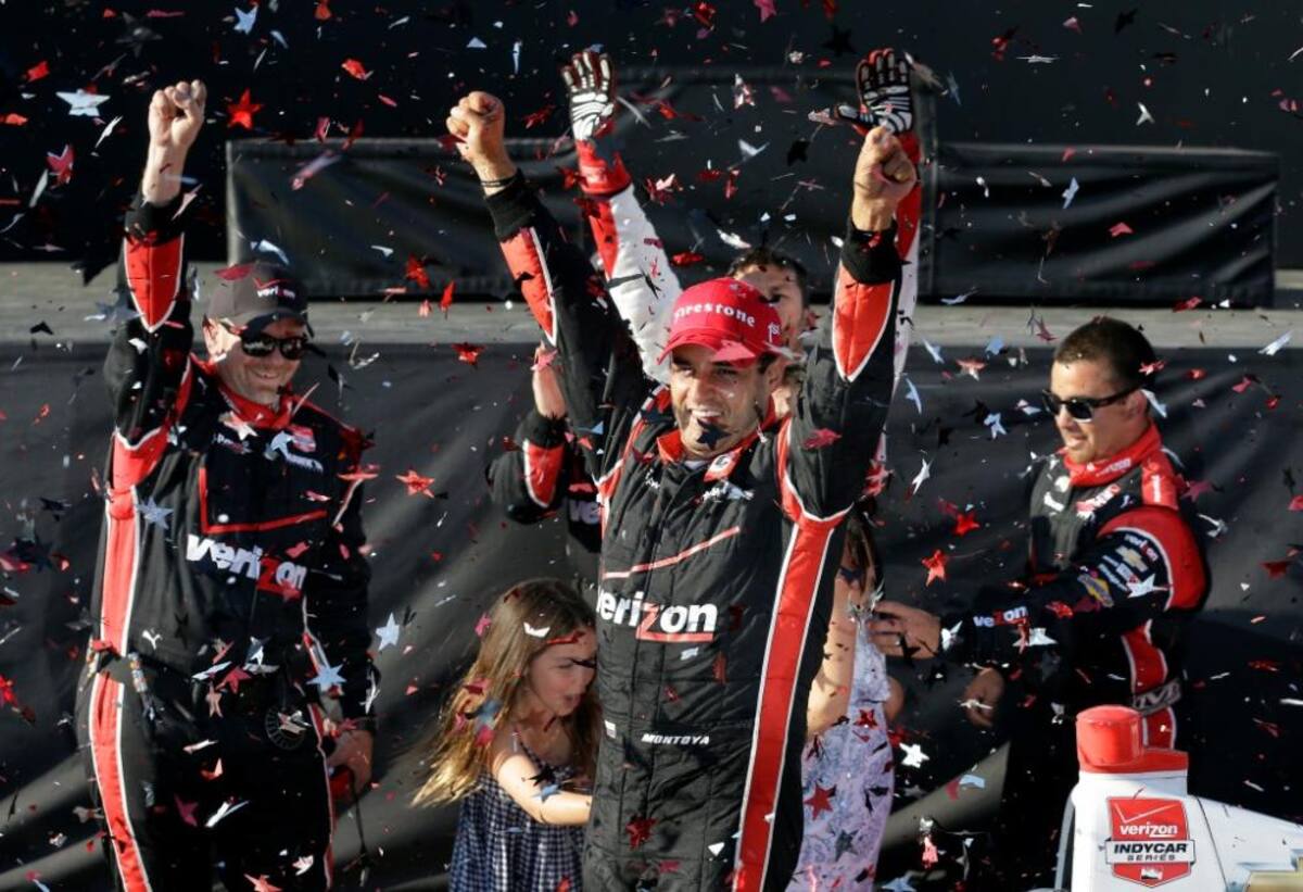 El piloto bogotano consiguió su decimotercer triunfo en la IndyCar en el inicio de la temporada 2015 en San Petersburgo. Montoya superó a su compañero de escudería Will Power, quien terminó segundo. El tercero fue Tony Kanaan.