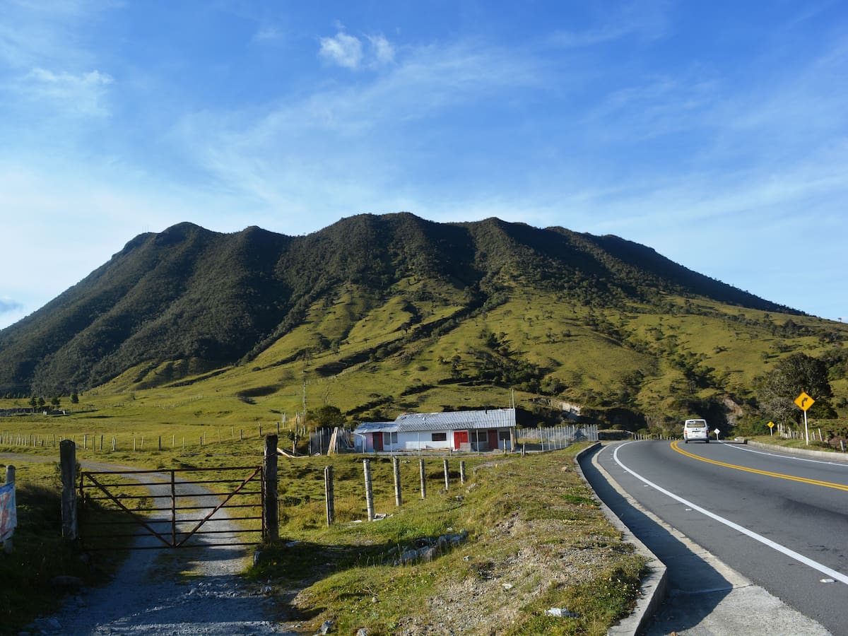Cerro Bravo: Sin respuesta sobre qué estaría originando los vapores en cercanías al volcán
