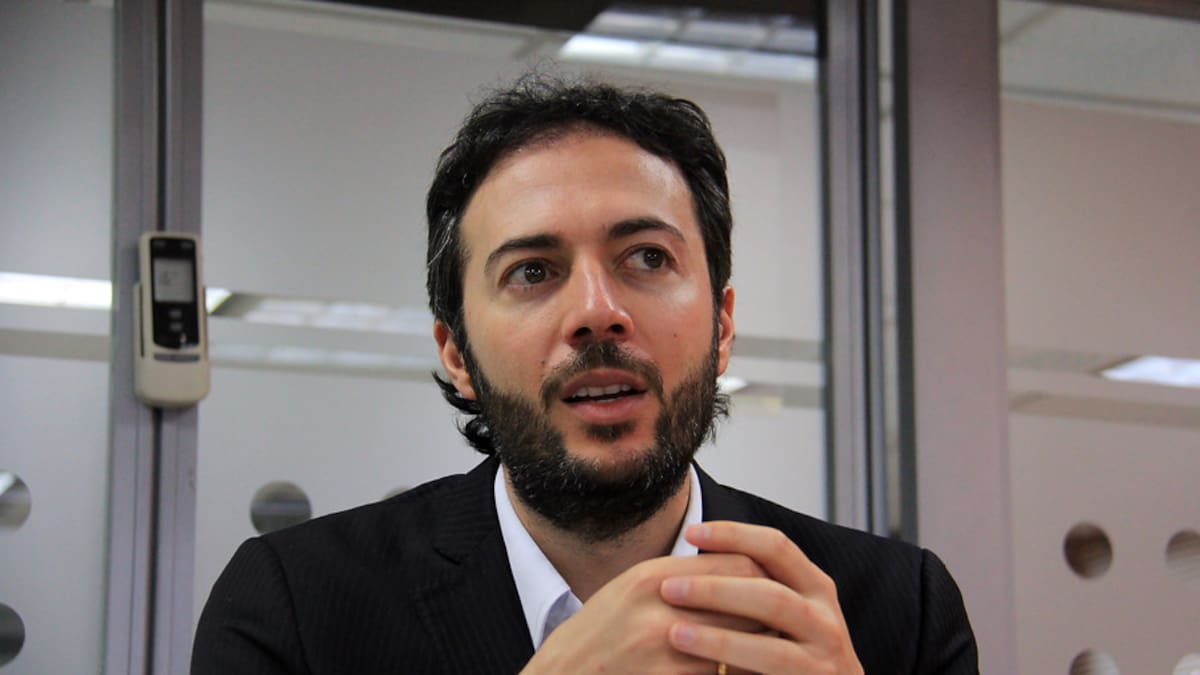 Camioneta frente a la casa de César Gaviria sí era de Daniel Quintero