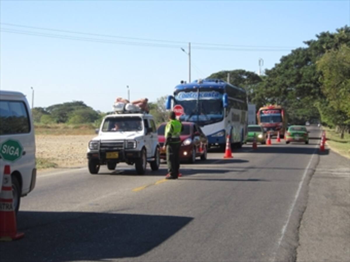 Más de 300 policías controlan las carreteras del Cesar en el puente festivo