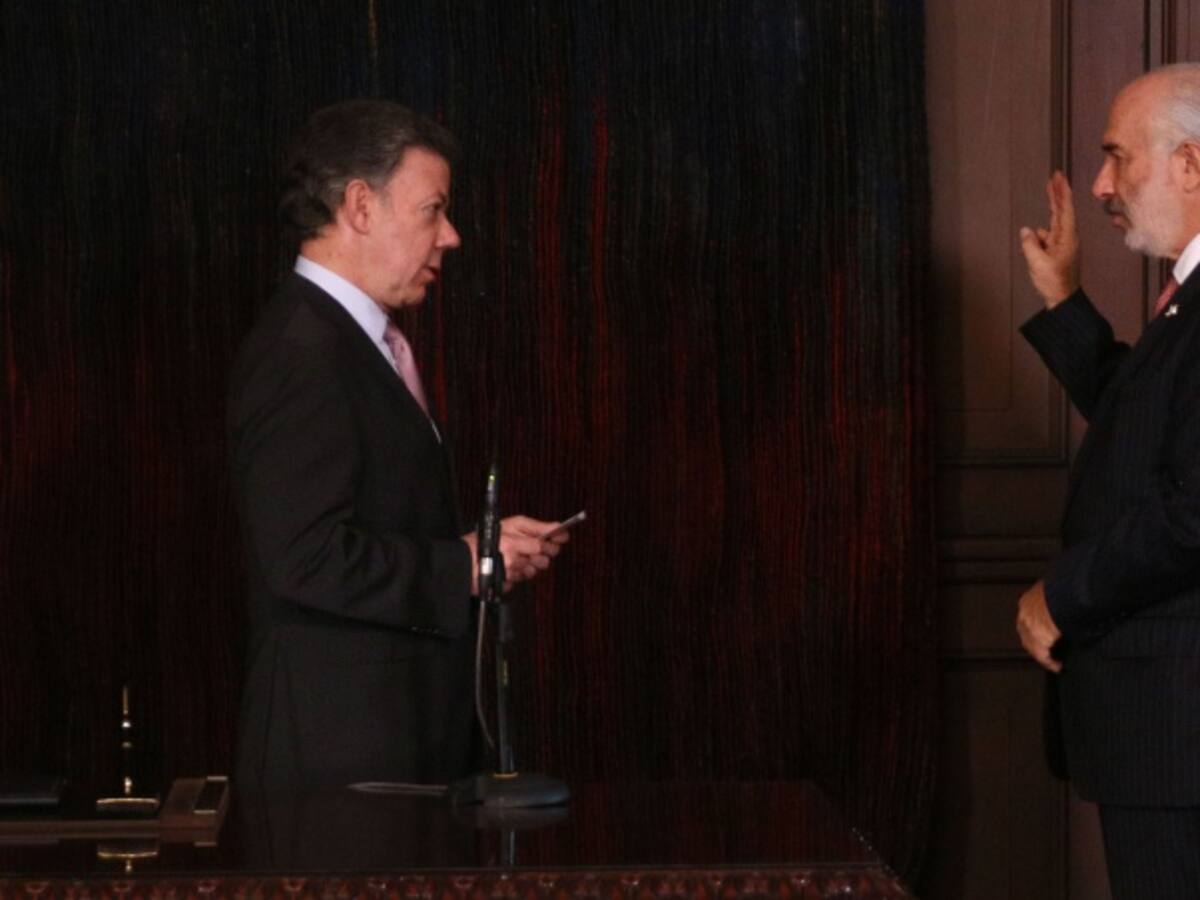 Santos posesionó a Alberto Furmanski como embajador de Colombia en España