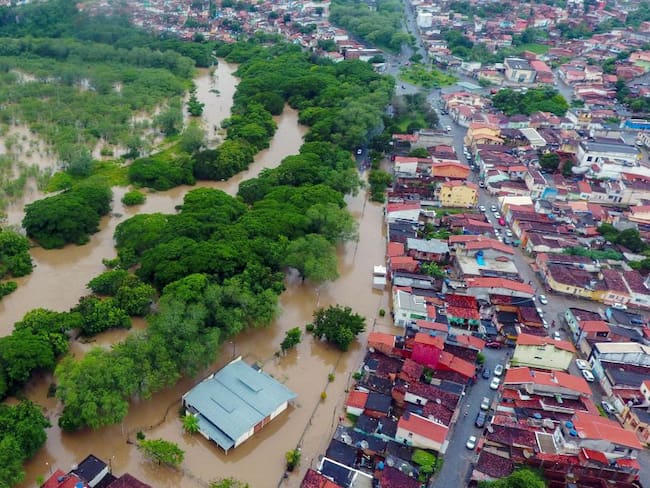 Inundaciones en Itapetinga en Brasil