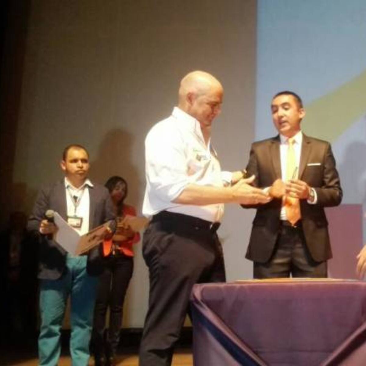 Se construirán casas en seis municipios con la fase II del programa del viviendas gratuitas