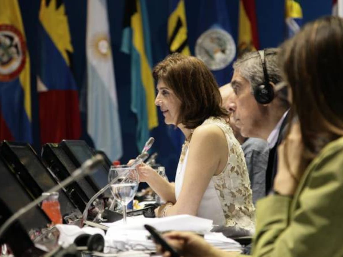 Ecuador reclama a Colombia lista de bienes de las Farc