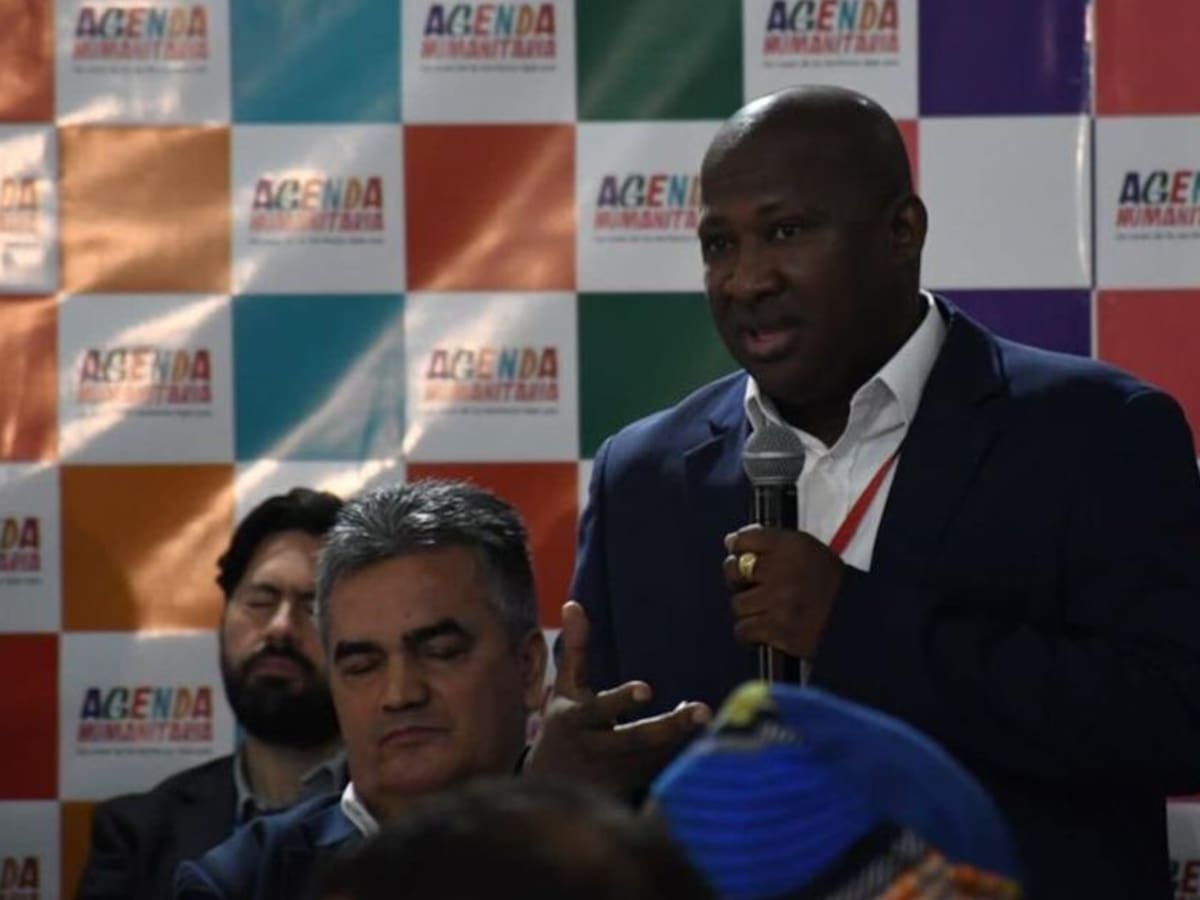 Grupo armado retuvo a delegación de Petro cuando viajaban por el Río Atrato